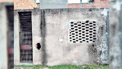 Photo of बंद घर में हफ्तेभर मां के शव से लिपट रोती रही बेटी