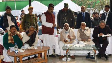 Photo of Makar Sankranti 2020: सियासी थाल में सज गई दही-चूड़ा की डिश, JDU के भोज में NDA की जुटान