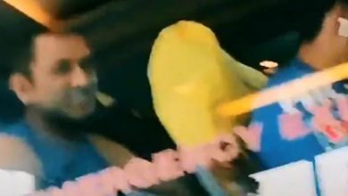Photo of चहल ने किया बस में धोनी की खाली सीट का जिक्र, CSK ने शेयर किया ये खास VIDEO