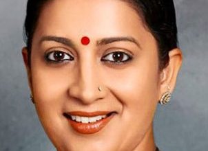 Photo of पुण्य तिथि पर भाजपा नेता की पत्नी से स्मृति ने की बात