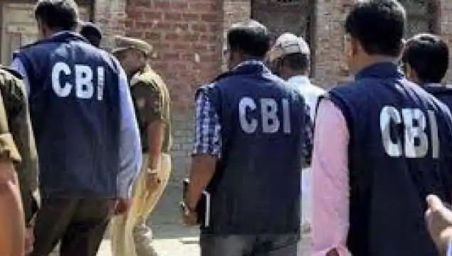 Photo of कानपुर में लक्ष्मी कॉटसिन पर CBI टीम ने की छापेमारी, यूपी की है सबसे बड़ी डिफाल्टर कंपनी