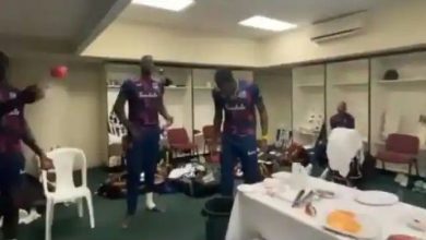 Photo of PAK vs WI: वेस्टइंडीज के ड्रेसिंग रूम में हुआ कुछ ऐसा, फैन्स के चेहरों पर आई खुशी, देखें वीडियो