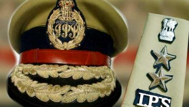 Photo of UP में देर रात से तड़के तक प्रशासिनक तथा पुलिस अफसरों के तबादलों का दौर जारी, 9 जिलों के SP सहित 14 IPS अफसरों के ट्रांसफर…