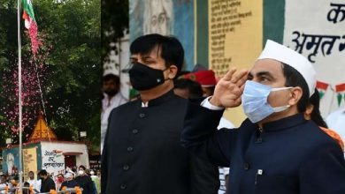 Photo of आजादी के 75वीं सालगिरह पर डीएम ने ध्वजारोहण कर कर्मचारियों को पढ़ाया कर्तव्य और निष्ठा का पाठ