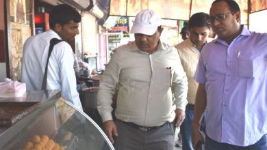Photo of यूपी: खाद्य सुरक्षा एवं औषधि प्रशासन की टीम ने राशन दुकानों पर की छापेमारी, हाे सकती है बड़ी कार्रवाई