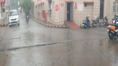 Photo of लखनऊ में बीते कई हफ्तों की गर्मी और उमस का दंश झेल रहे लोगों को बारिश से मिली बड़ी राहत, मौसम हुआ सुहावना