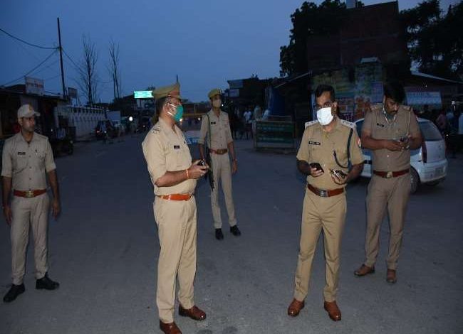 Photo of लखीमपुर के तिकुनिया में हुए विवाद के बाद जिले में पुलिस व प्रशासन हुई अलर्ट, बार्डर पर बढ़ी चौकसी