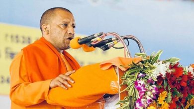 Photo of अयोध्या, मथुरा या फिर गोरखपुर, आखिर कहां से चुनावी रण में उतरेंगे योगी!
