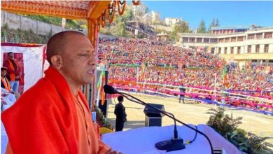 Photo of योगी ने कांग्रेस पर कसा तंज, कहा- जहां नहीं डूबे वहां भी पार्टी को डूबा रहे दोनों भाई-बहन