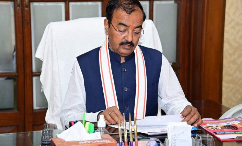 Photo of उत्तर प्रदेश के उपमुख्यमंत्री श्री केशव प्रसाद मौर्य ने ग्राम्य विकास विभाग के अधिकारियों को दिए स्पष्ट निर्देश