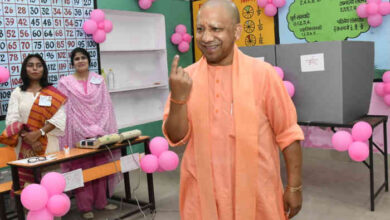 Photo of UP Nikay Chunav 2023 : सीएम योगी ने अपने बूथ पर सबसे पहले किया मतदान, बोले- यह अधिकार ही नहीं कर्तव्य भी है