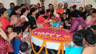 Photo of राजभवन में उत्साह और उमंग के साथ बच्चों ने मनाया राज्यपाल का जन्मदिन