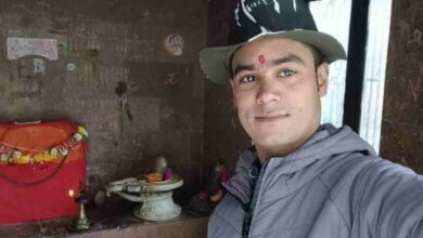 Photo of डाकिया ने 16 किमी पैदल चलकर सात साल की मिष्टी का पत्र बाबा केदार तक पहुंचाया, खूब हो रहा वायरल