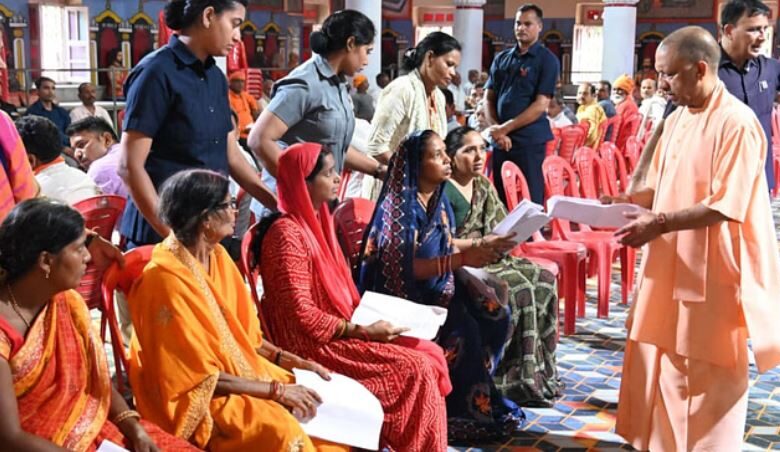 Photo of यूपी: सीएम योगी बोले- पीड़ित व्यक्ति संतुष्ट दिखे…