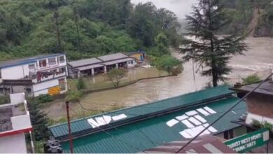Photo of बारिश से बढ़ा यमुना का जलस्तर, स्यानाचट्टी फिर हुआ जलमग्न