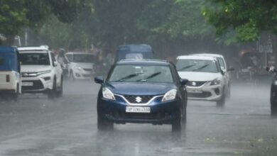 Photo of लखनऊ सहित कई जिलों में देर रात से बारिश, छह डिग्री तक लुढ़का पारा