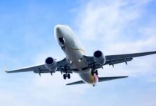 Photo of लैंडिंग से पहले कभी-कभी आसमान में गोल क्यों घूमने लगाता है हवाई जहाज?