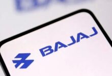 Photo of बजाज ग्रुप के जुड़वा शेयरों में बड़ी गिरावट