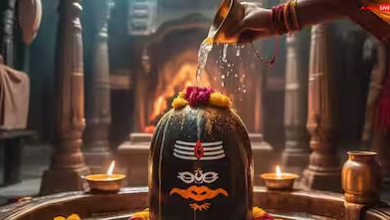 Photo of आज है सोम प्रदोष व्रत, जानें पूजा की विधि और क्या करें दान