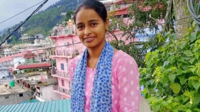 Photo of टिहरी: पंचायत उपचुनाव…21 साल की शिवानी बनीं धारगांव की निर्विरोध प्रधान