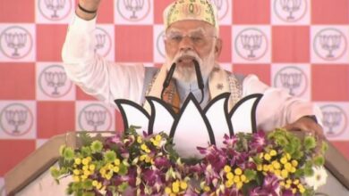 Photo of पीएम मोदी ने धर्म के अपमान पर राहुल गांधी, लालू यादव को घेरा