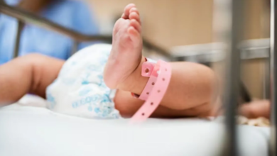 Photo of कड़ाके की ठंड और प्रदूषण बढ़ा सकते हैं प्रीमैच्योर डिलीवरी का खतरा