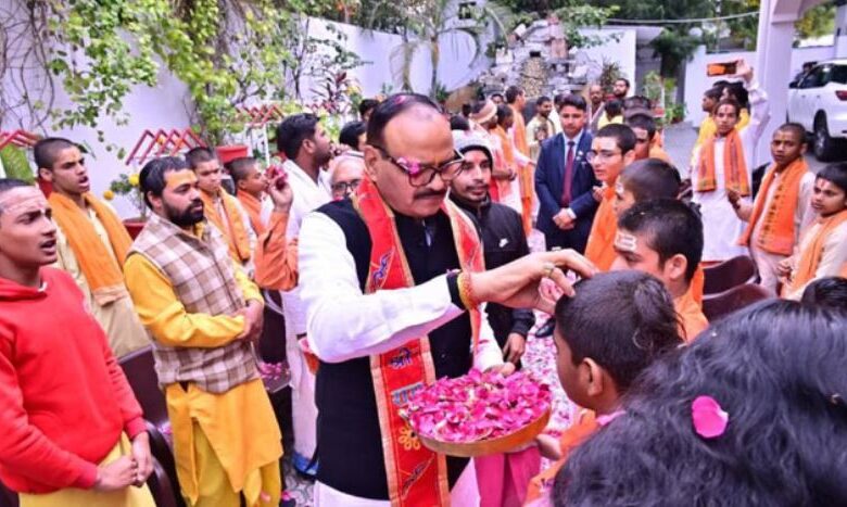 Photo of डिप्टी सीएम ब्रजेश पाठक ने 100 बटुकों को किया सम्मानित