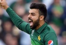 Photo of शादाब खान फिर दिग्‍गजों के निशाने पर, अहमद शहजाद ने खोल दी पोल पट्टी