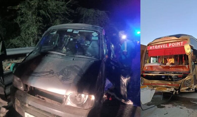 Photo of यमुना एक्सप्रेसवे पर भीषण हादसा, डबल डेकर बस और ईको वैन की टक्कर