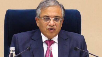 Photo of पश्चिम बंगाल में चुनाव तैयारियों का जायजा लेने पहुंचे सीईसी ज्ञानेश कुमार