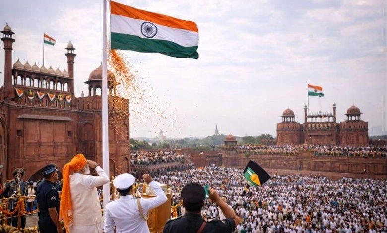 Photo of 15 August 2026 Swatantrata Diwas Quotes in Hindi: आजादी के जश्न में डूबा देश, पढ़ें देशभक्ति से भरी 15 शानदार पंक्तियां