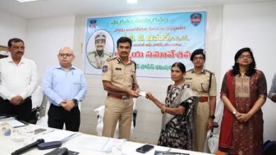 Photo of तेलंगाना पुलिस ने शहीद पुलिसकर्मियों के परिवारों के लिए लॉन्च किया TG-VEER पोर्टल, अब एक क्लिक में दर्ज होगी शिकायत ????