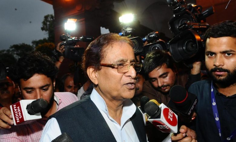 Photo of Azam Khan FIR: हज हाउस के लिए खरीदी गई 60 हजार वर्गफीट जमीन की बिक्री में कथित अनियमितताओं का मामला, विजिलेंस ने आजम खान समेत 5 लोगों के खिलाफ दर्ज किया केस???